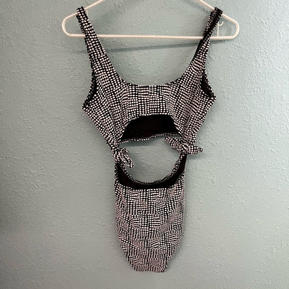 American Eagle NWT one piece cheeky Sz Lrge Long